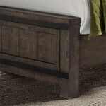 Thornwood Hills Panel Bed - Image 4