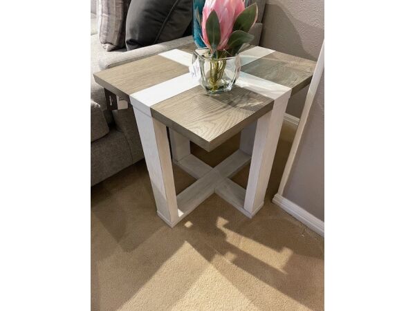 Bassett Benchmade Salem End Table