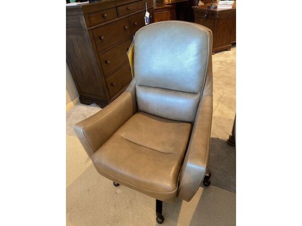Hooker Furniture Wasila Executive Swivel Tilt Chair