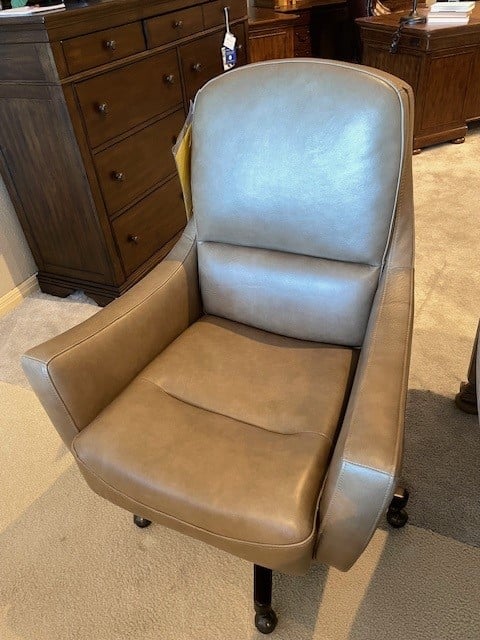 Hooker Furniture Wasila Executive Swivel Tilt Chair