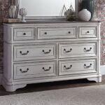 Magnolia Manor 7 Drawer Dresser - Image 2