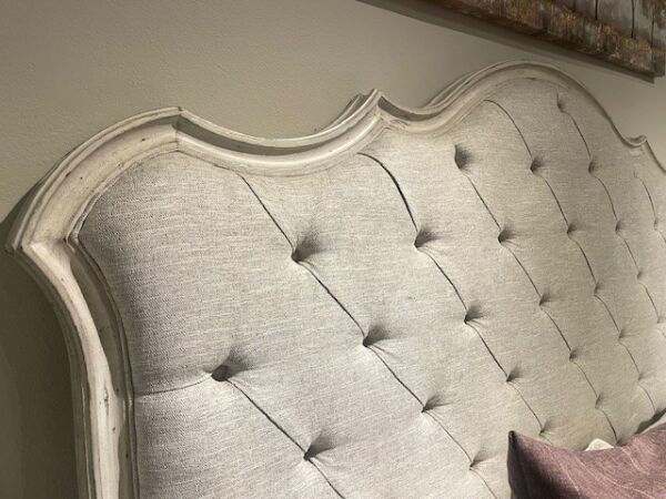 Bernhardt Mirabelle King Bed, Dresser, Mirror, and Two Nightstands - Image 4