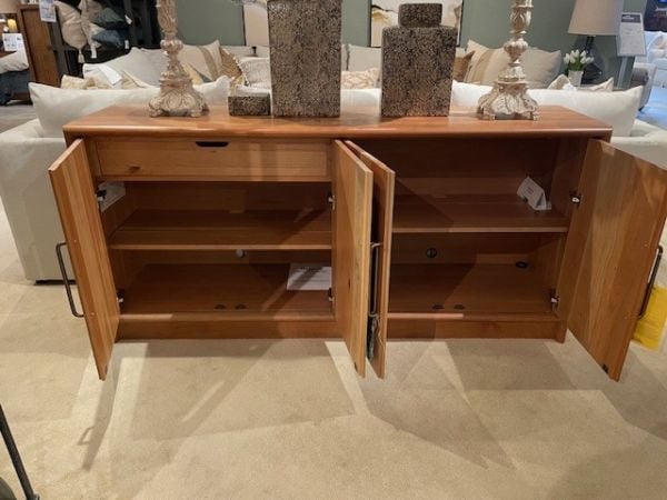 Bassett Seneca Cherry Sideboard - Image 3